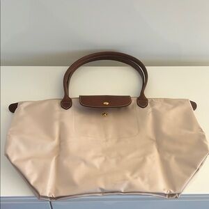 💯 Authentic Longchamp shoulder bag - cream